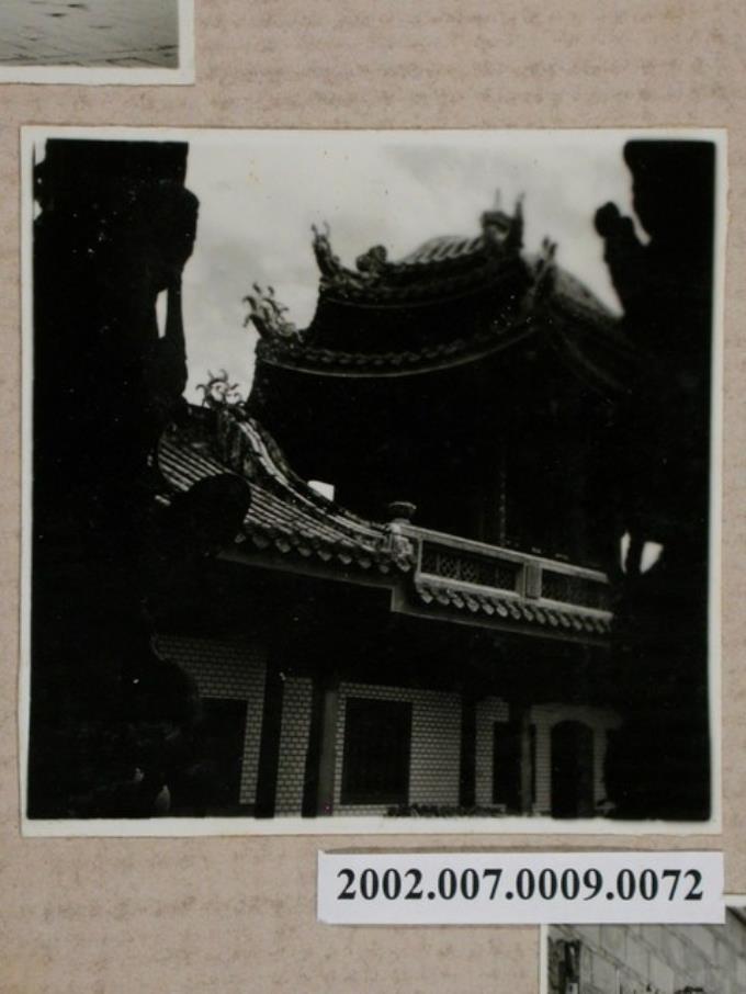 臺北龍山寺鐘鼓樓與迴廊屋頂 (共1張)
