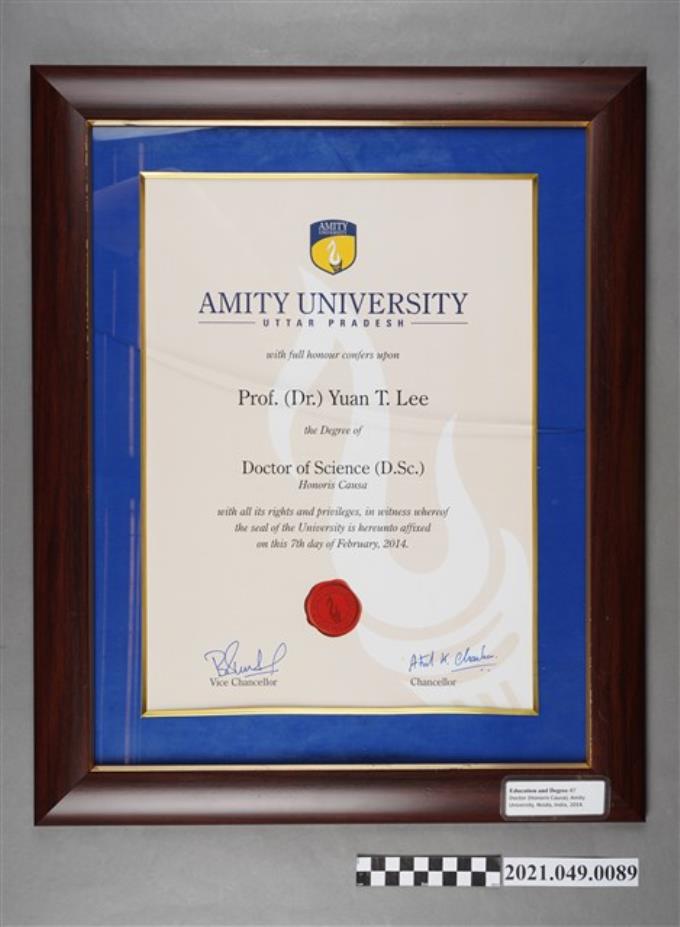 李遠哲2014年印度阿米提大學名譽博士證書 (共2張)