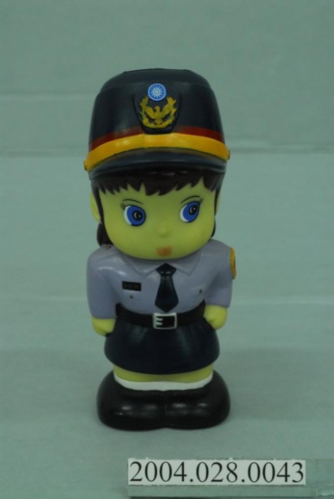 女警察娃娃 (共3張)