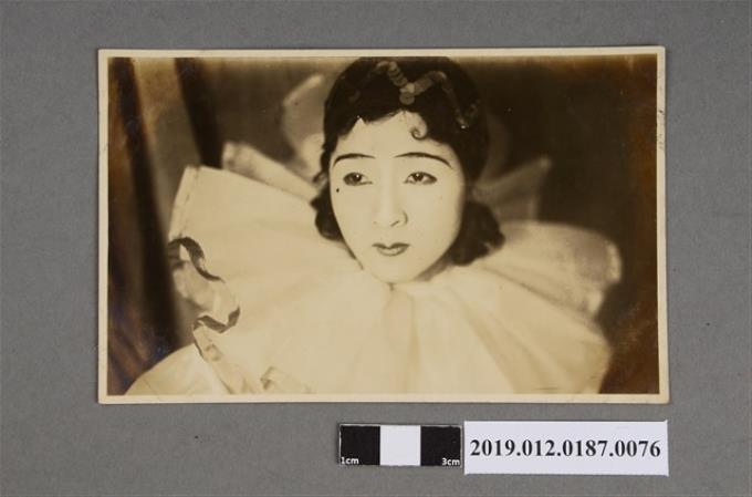 寶塚劇團頸飾女子劇照 (共5張)