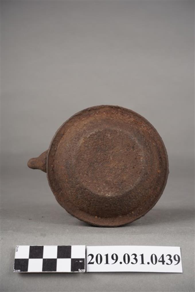 鐵製圓形茶壺