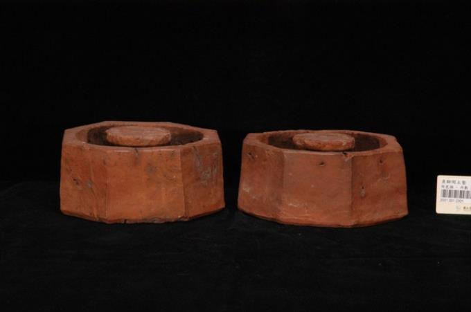 歸仁窯素燒紅陶八角形桌腳墊組 (共2張)