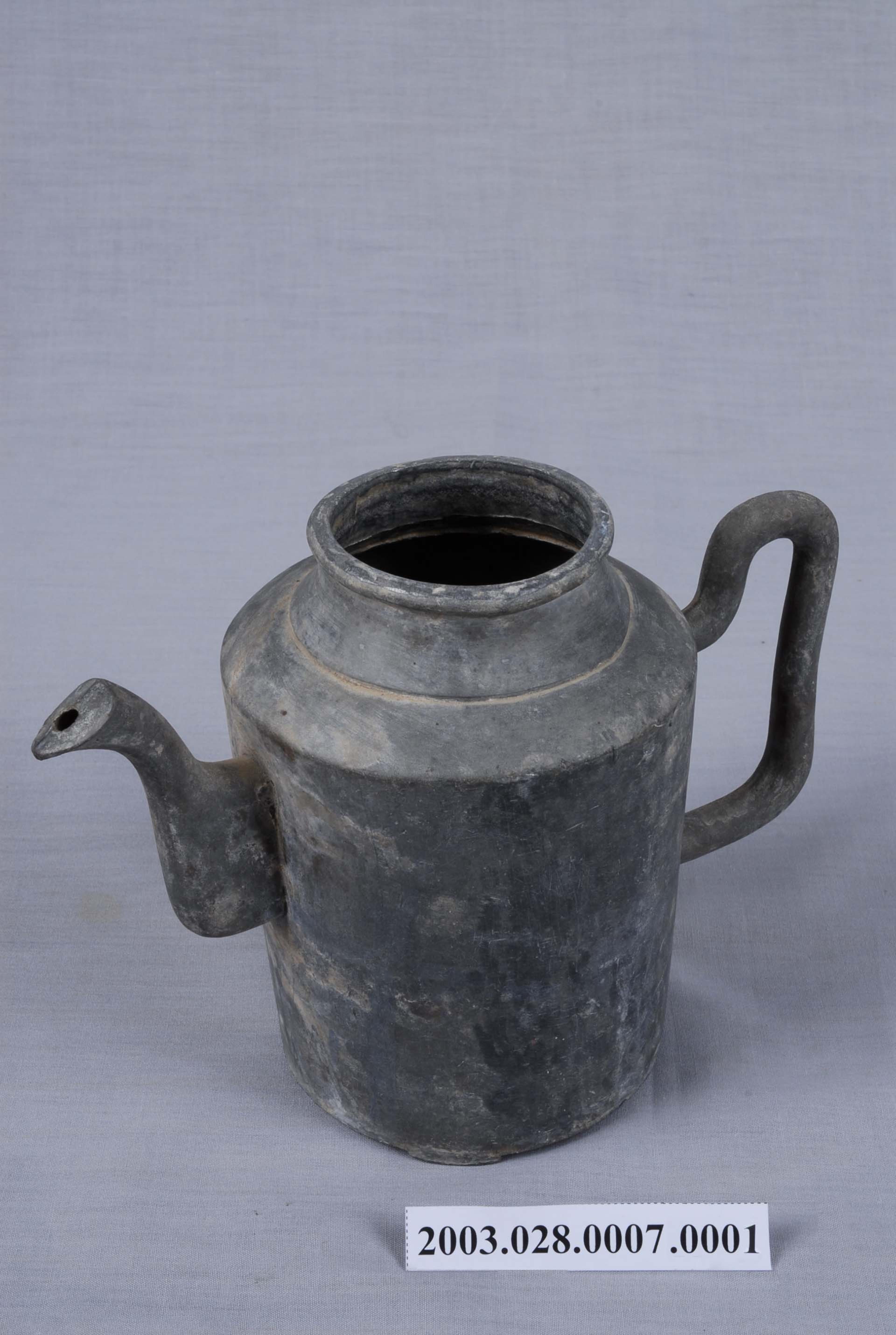 錫製茶壺身 (共2張)