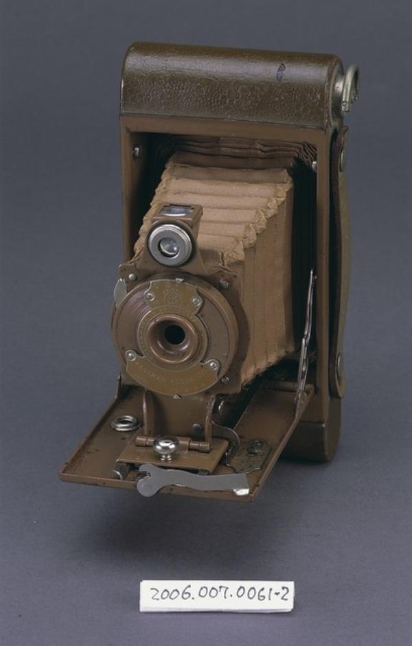 伊士曼柯達彩虹鷹眼2號B型折疊式相機